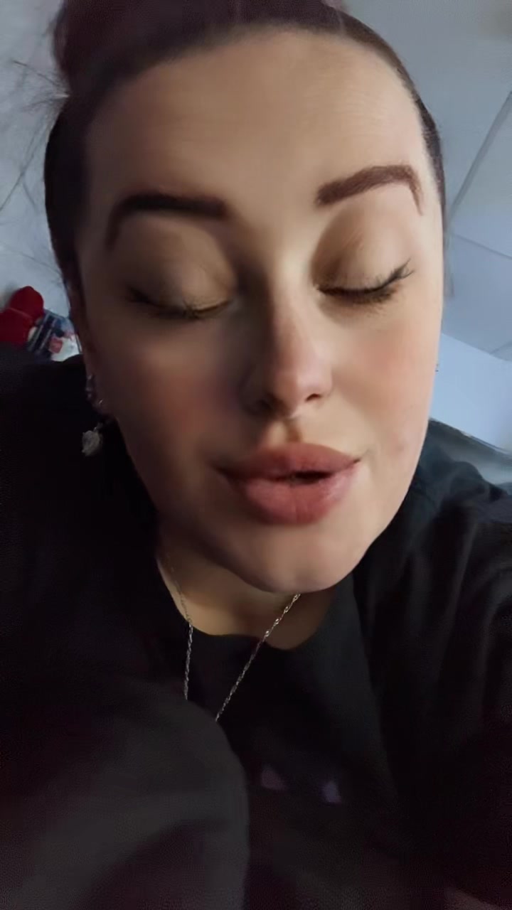 @JustASmallTownGirl🩷💜