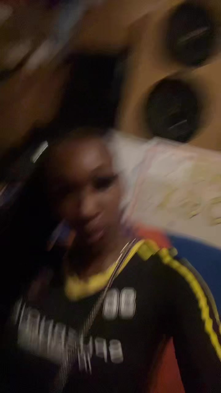 @madebytinyy.__