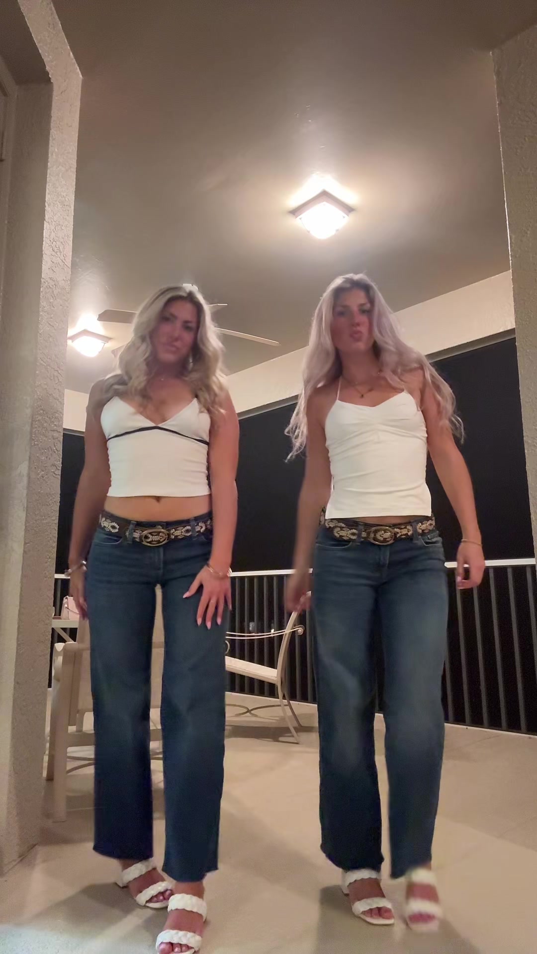 @bella