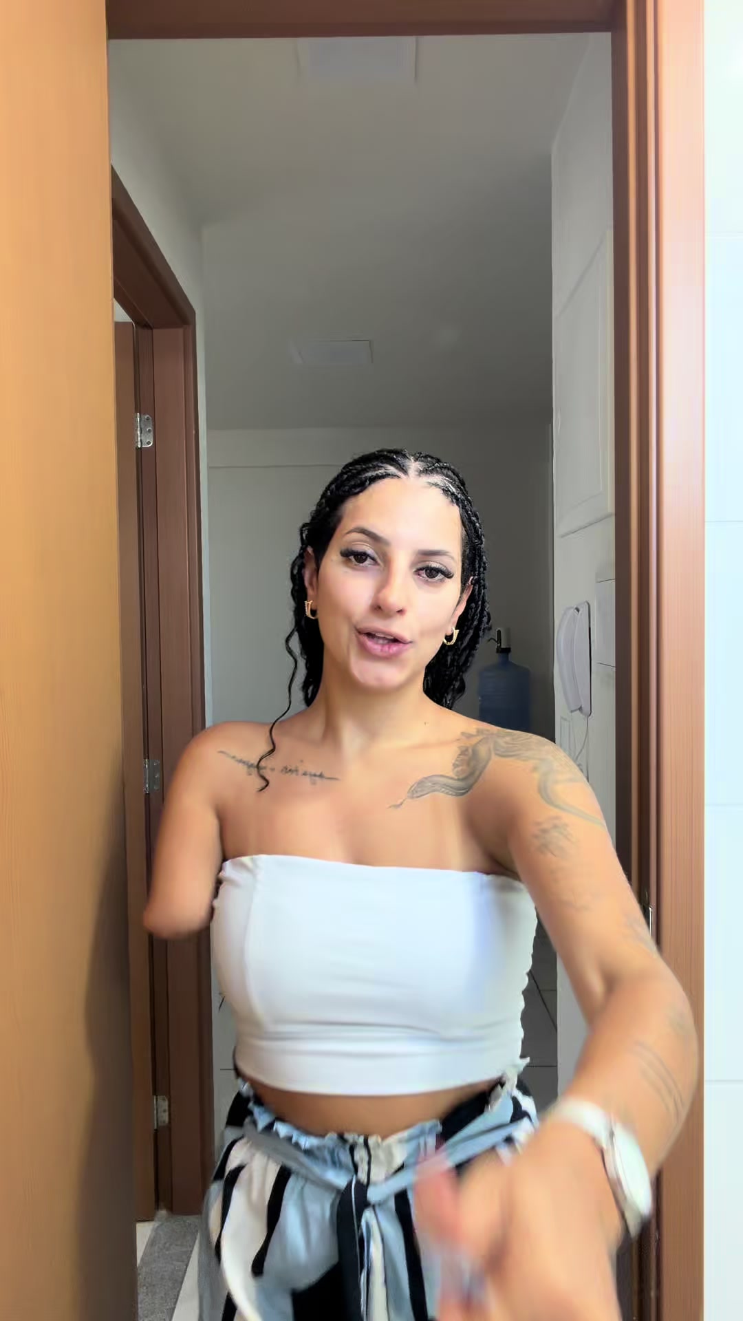 @lari gomes