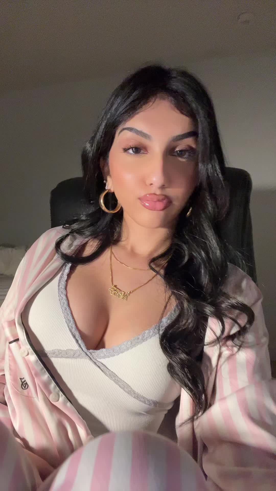 @𝒷𝒶𝓂𝒷𝒾 𐦐