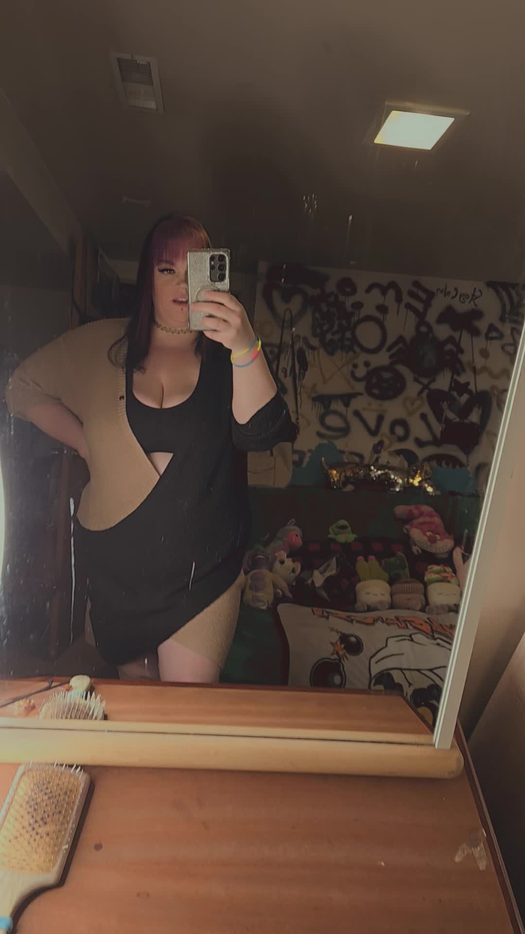 @curvyflawlesss 💛✨️🩷🖤