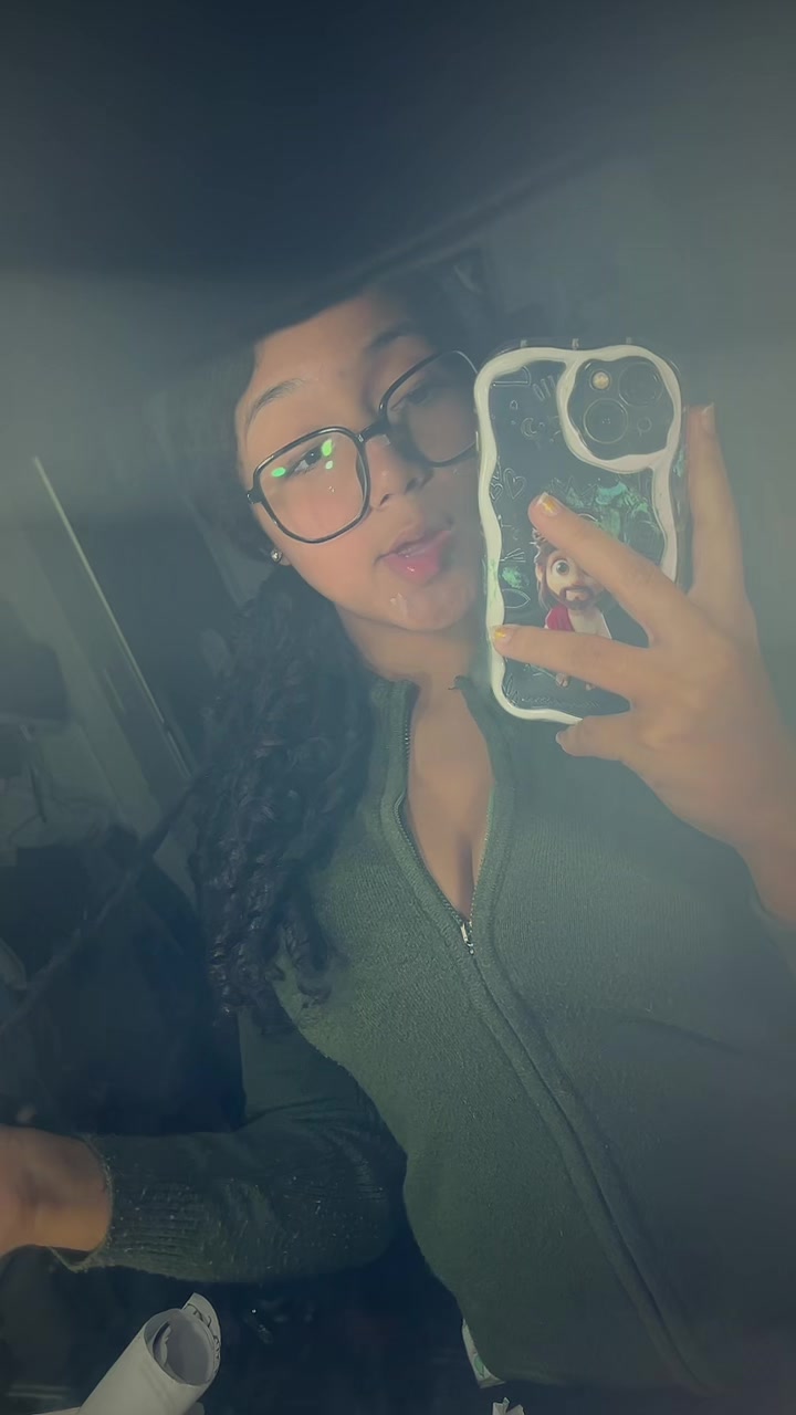 @𝓣𝓸𝓿𝓪𝓻 💗