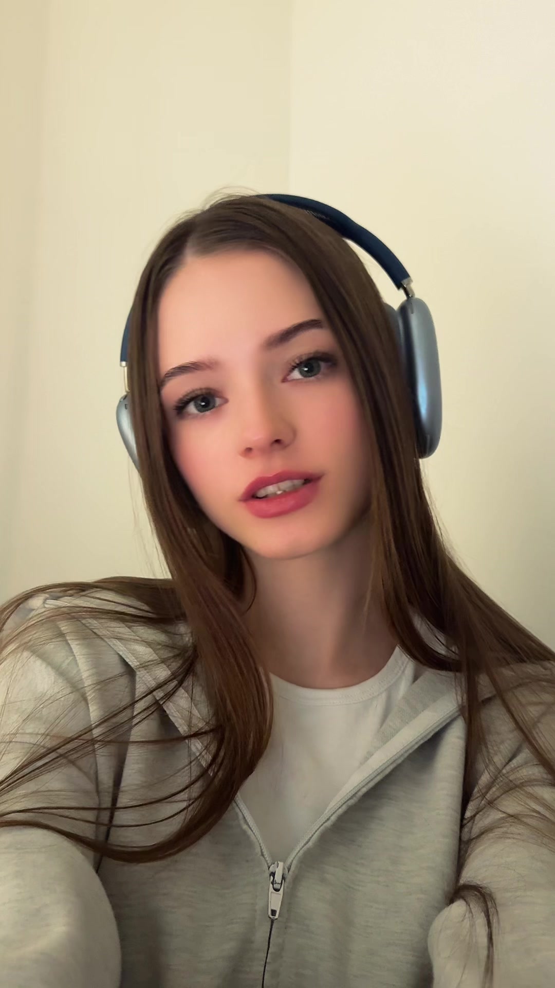 @Януся🤍