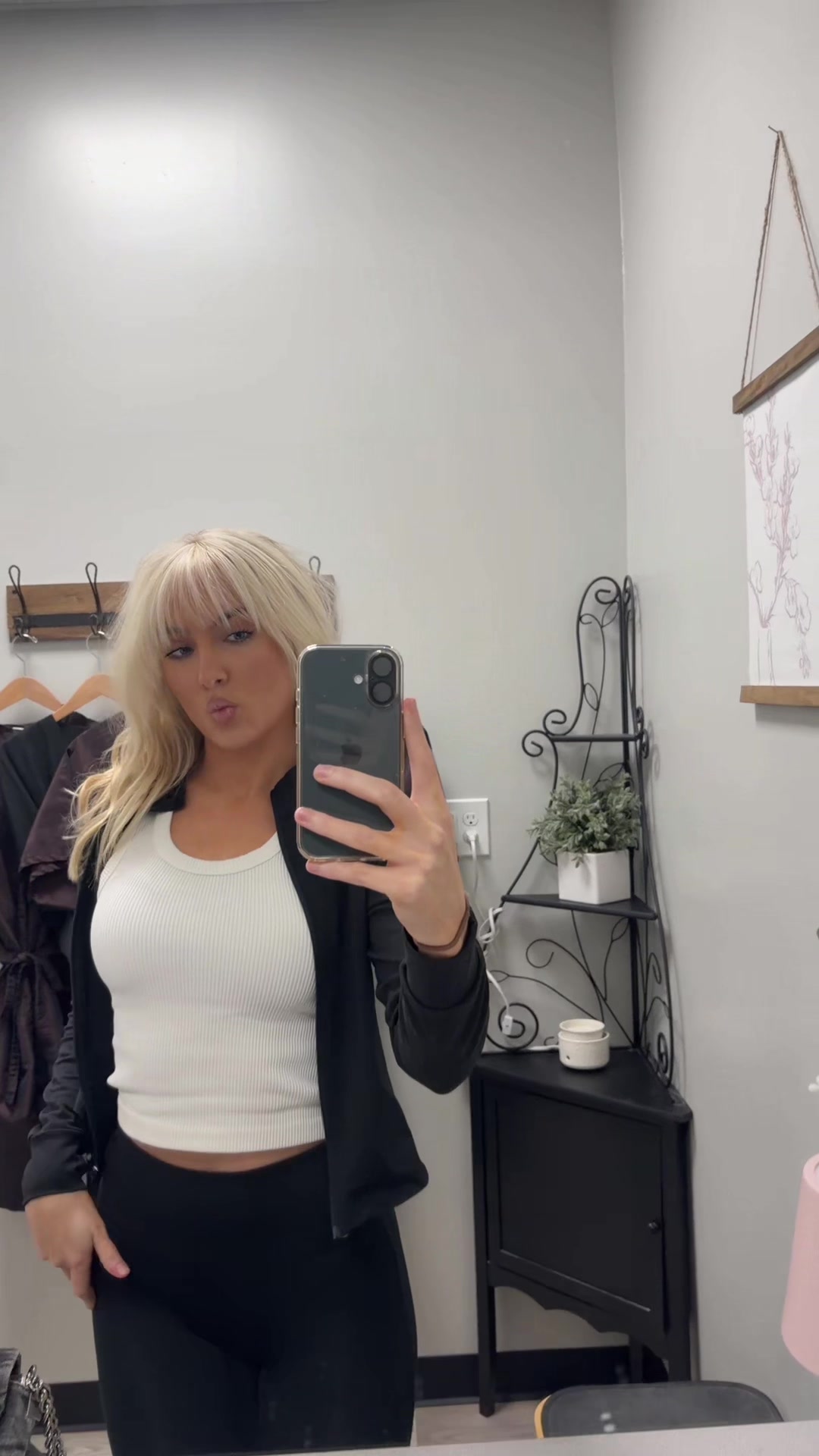 @AVA ISABELLA