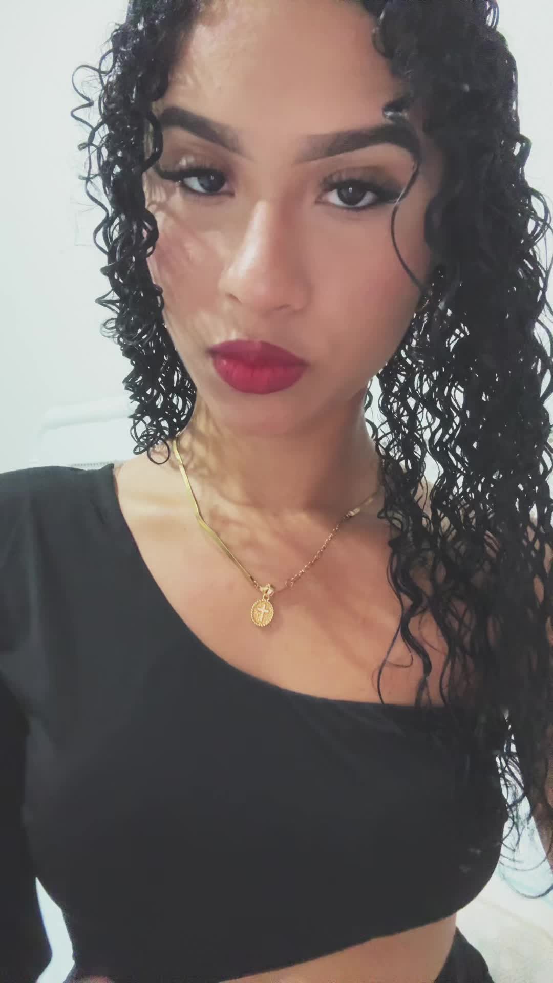 @Zurelys