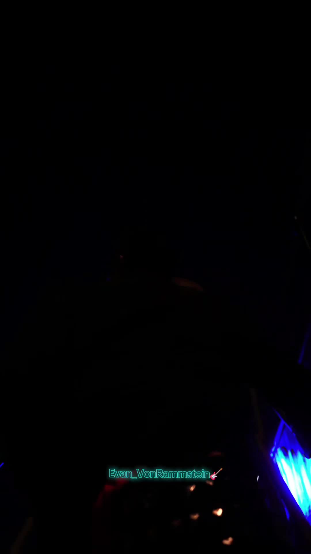 @Evan [Von_Rammstein🎸]