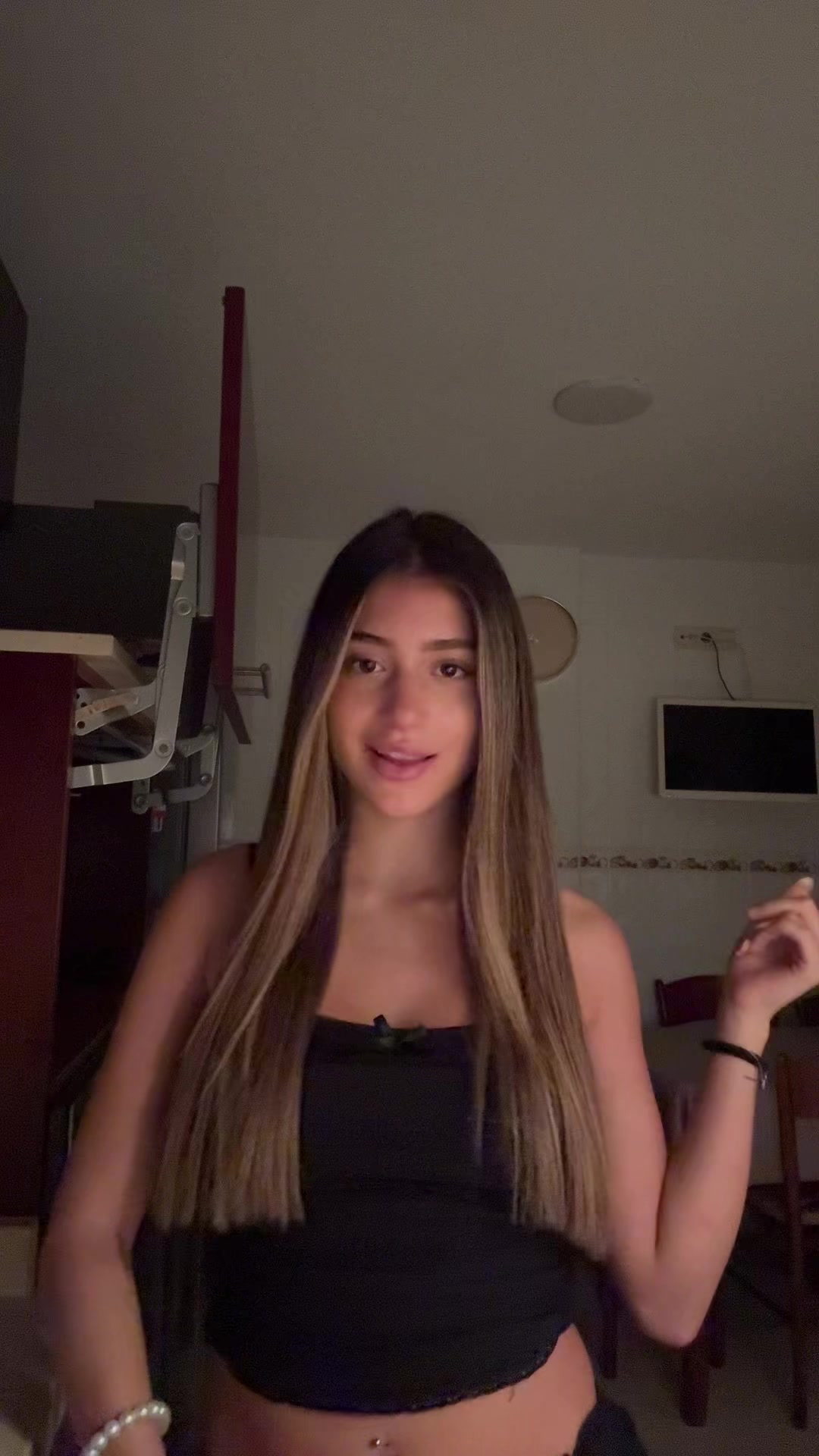 @𝐕