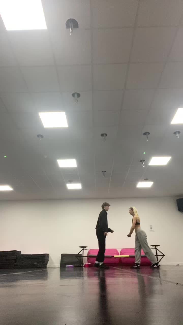 @steppinout