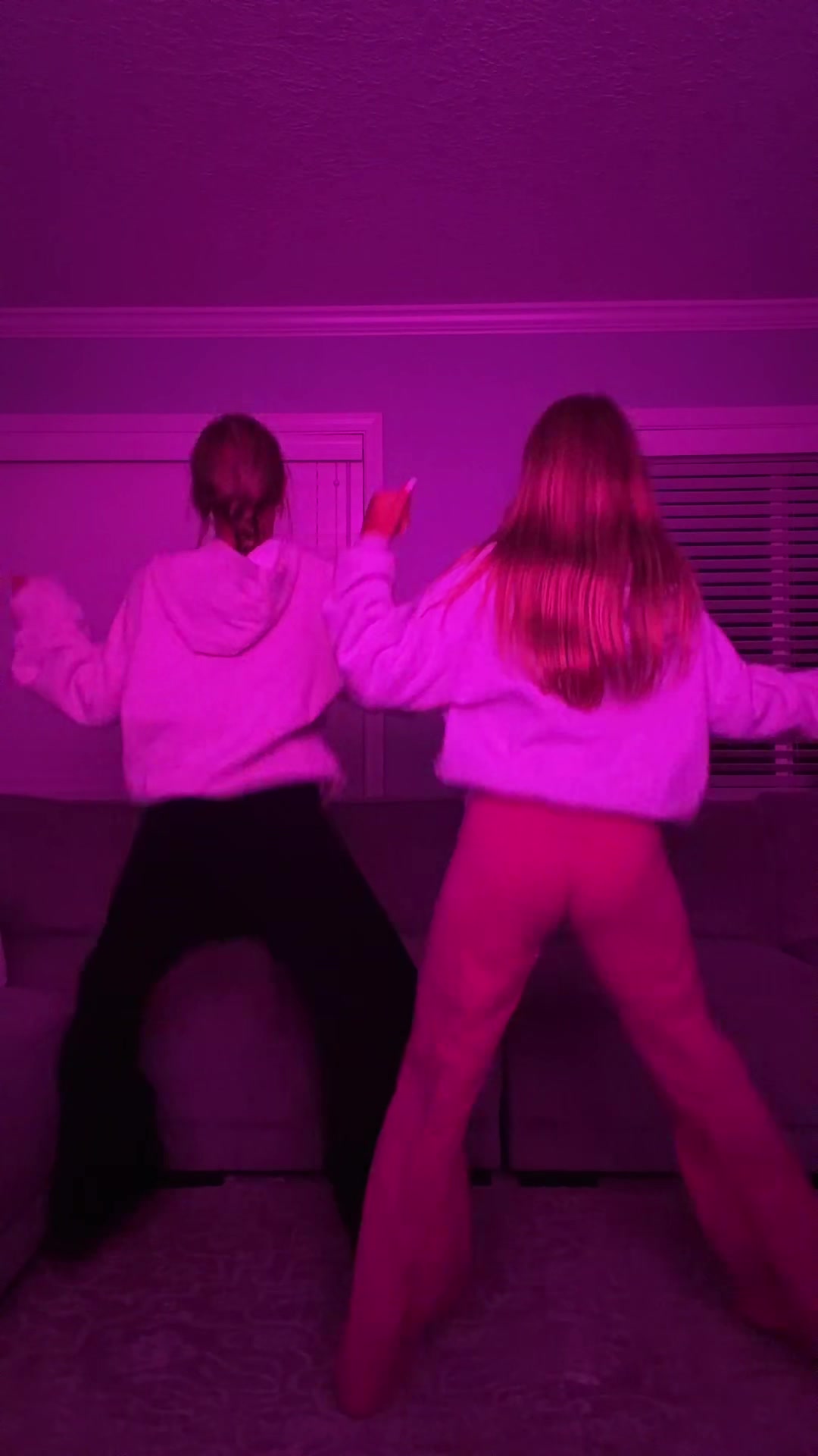 @🦄