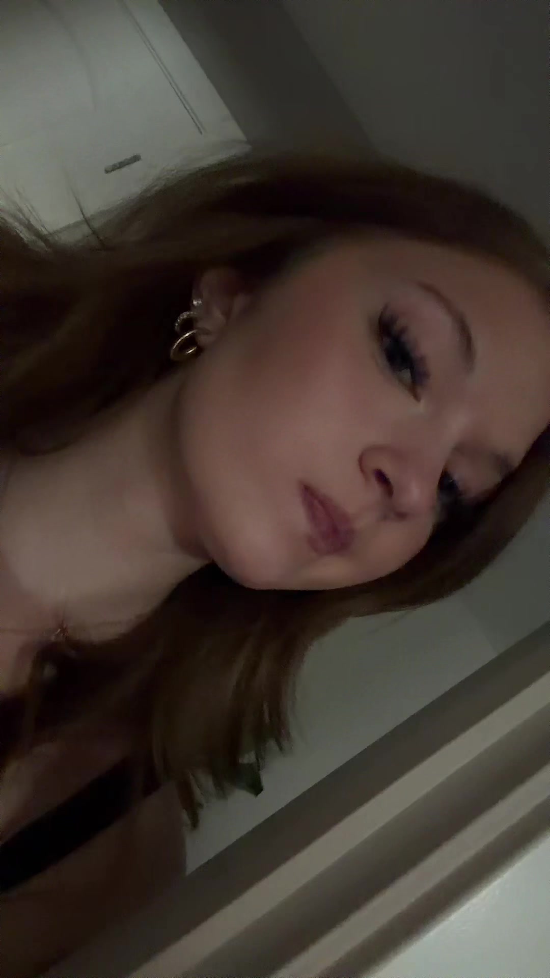 @Ava