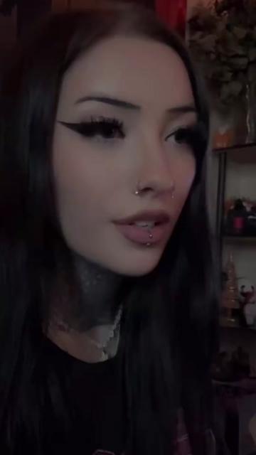 @alieneve