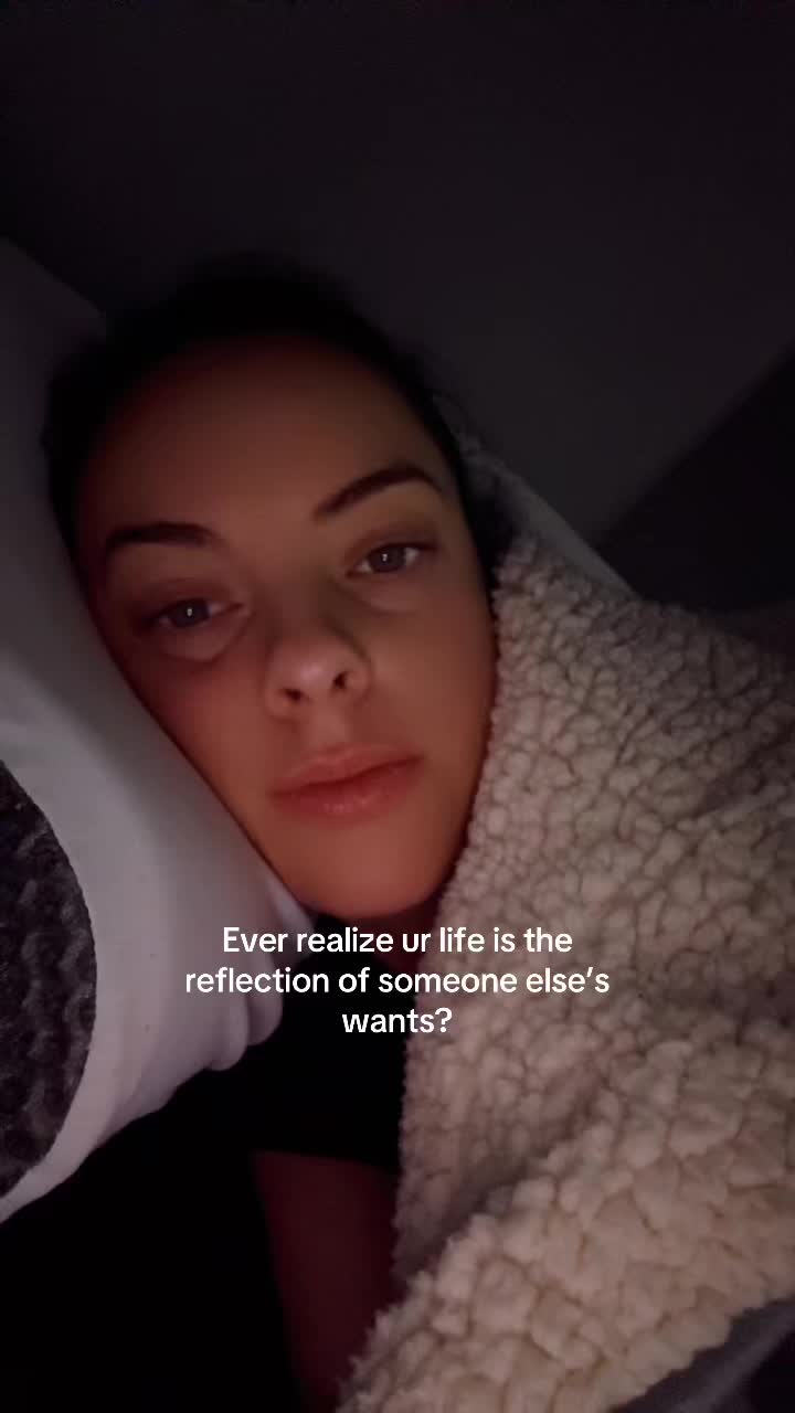 @Ash🍒