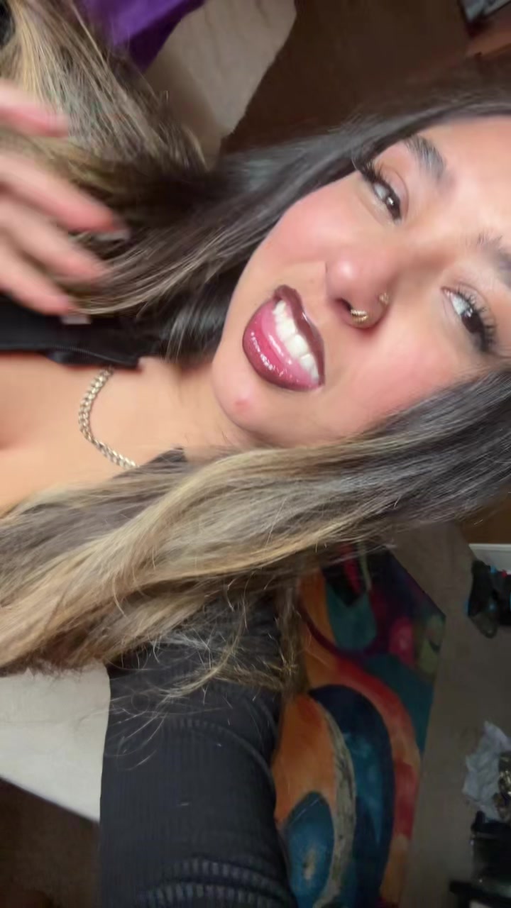 @raaaelene