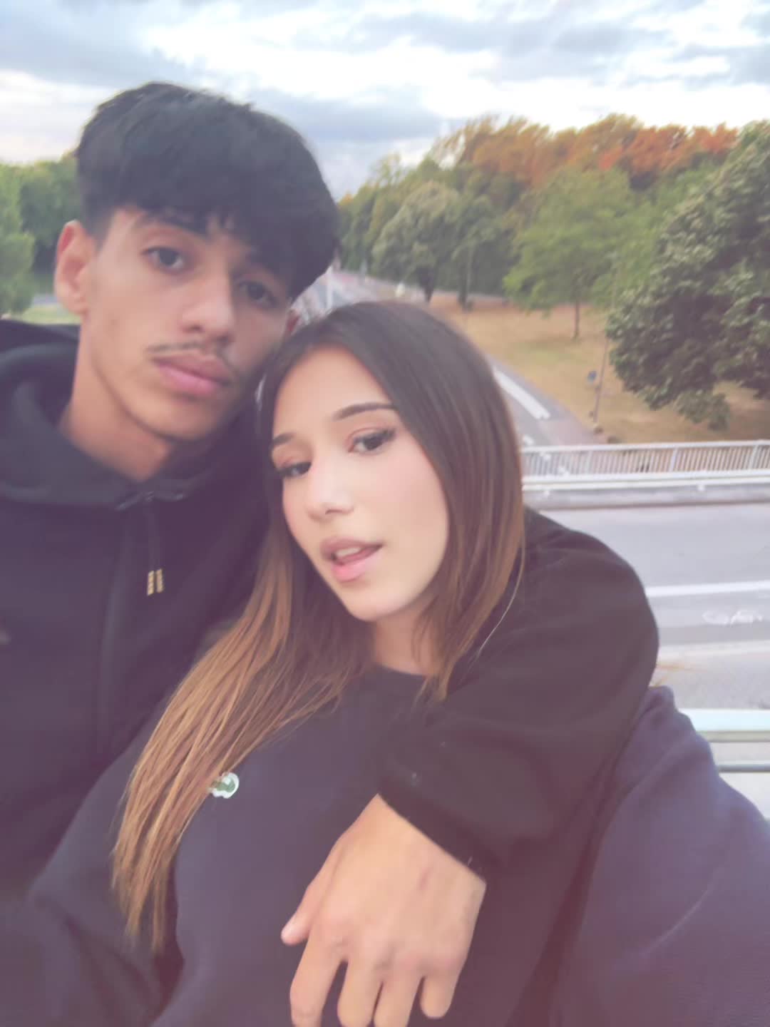 @💫