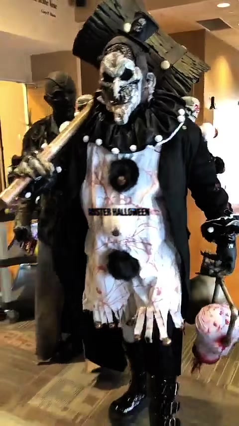 @MISTER HALLOWEEN