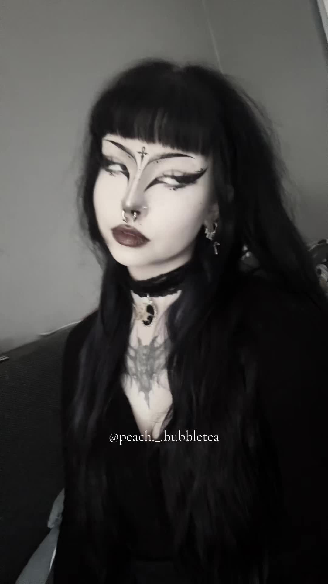 @Julie🕷️