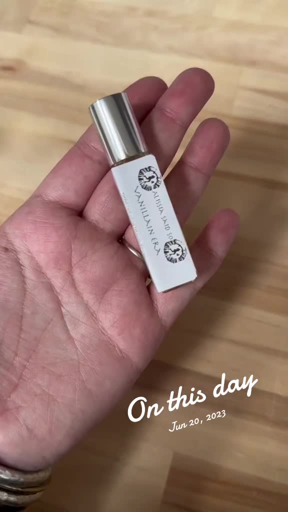@Bruja Perfume Lab
