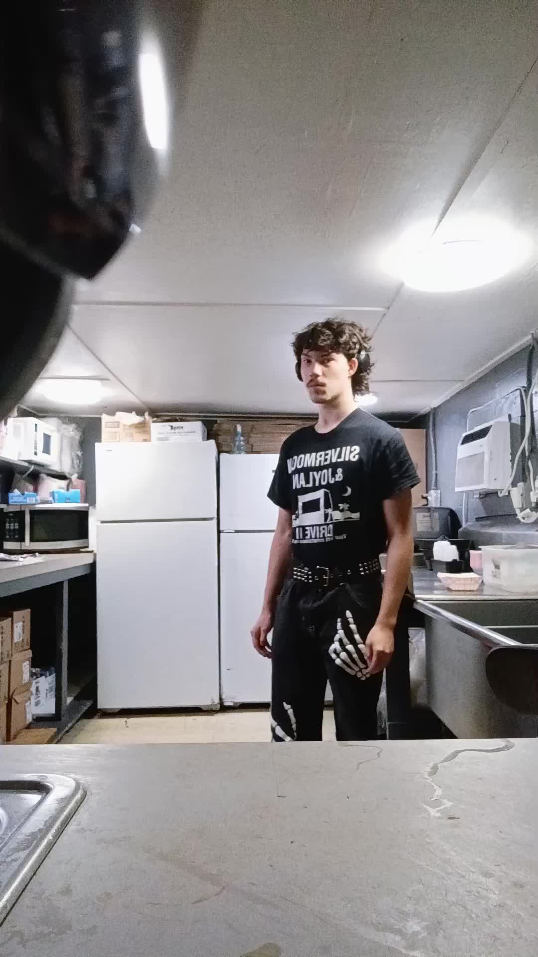 @FemboyHooters