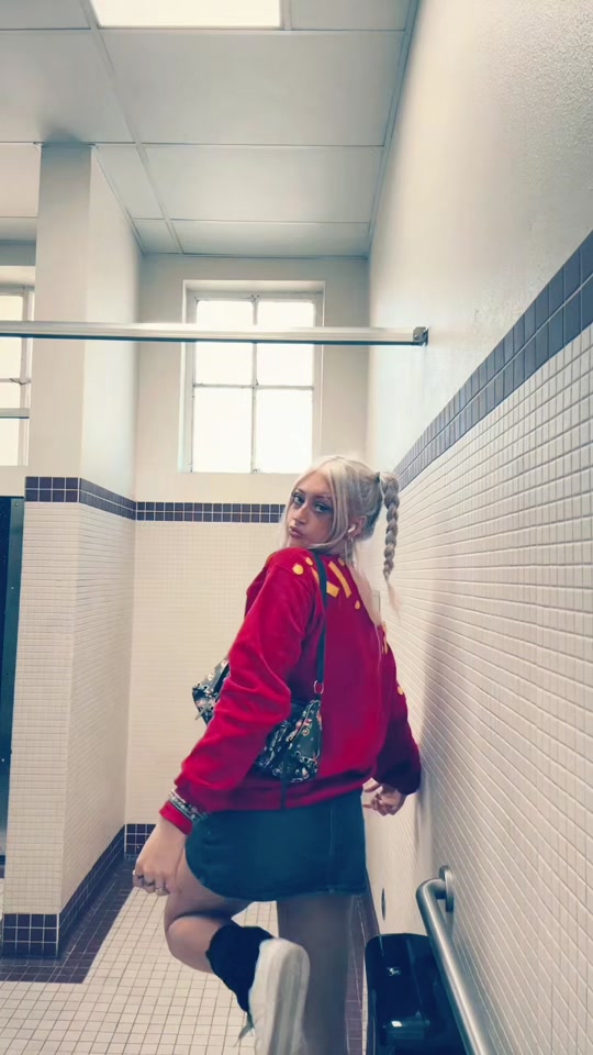 @꩜ layla rain👩🏼❤️💋👩🏽 𓋹