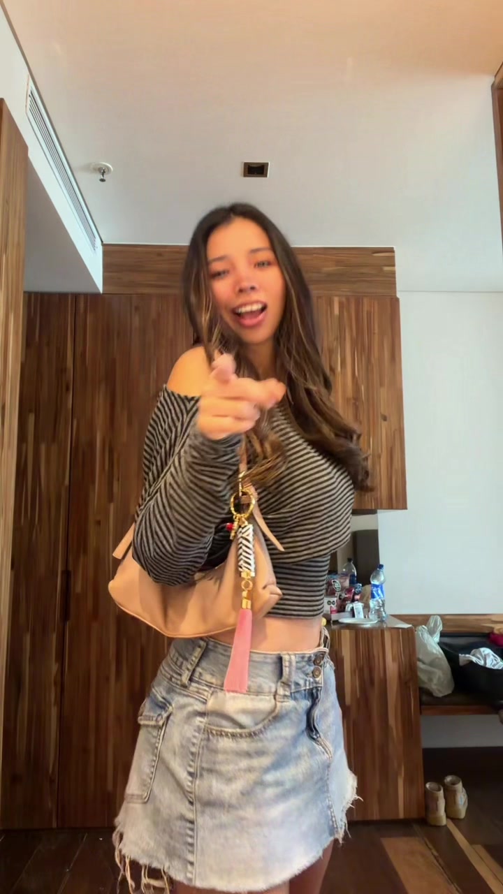 @Anamile Camila
