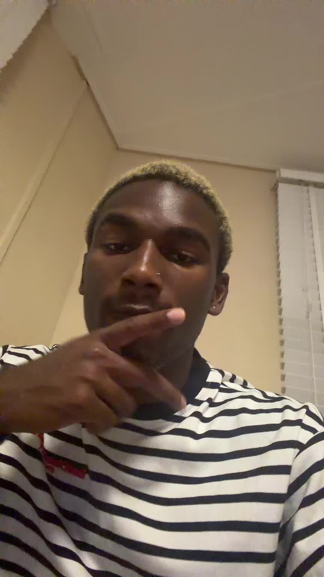 @Lo