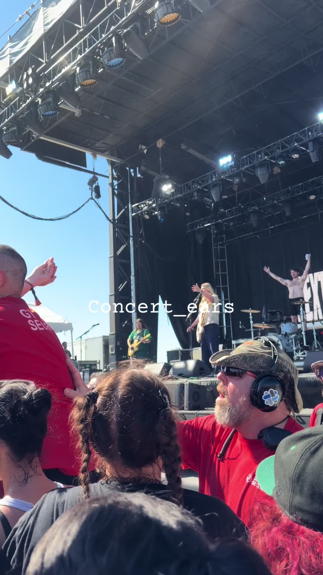 @CoNceRt Ears ๐ต๐ค๐ฝ๐โ๏ธ