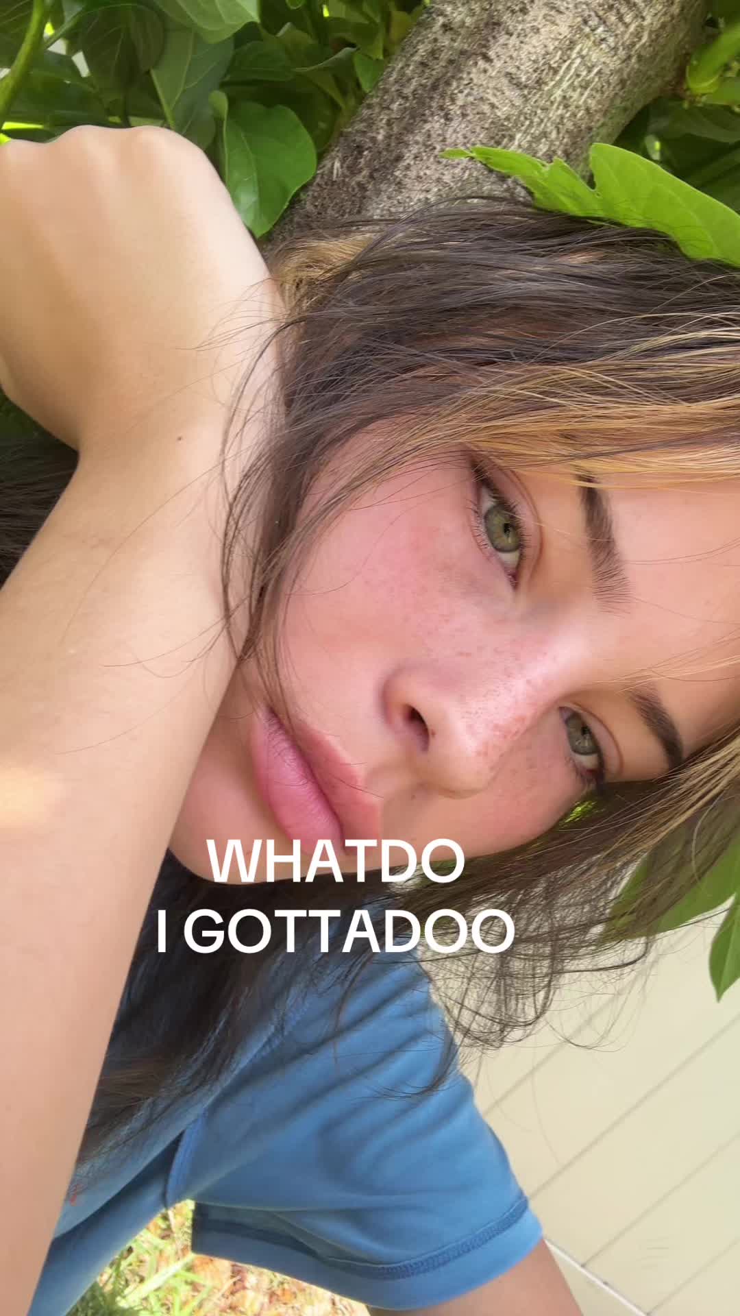 @:3