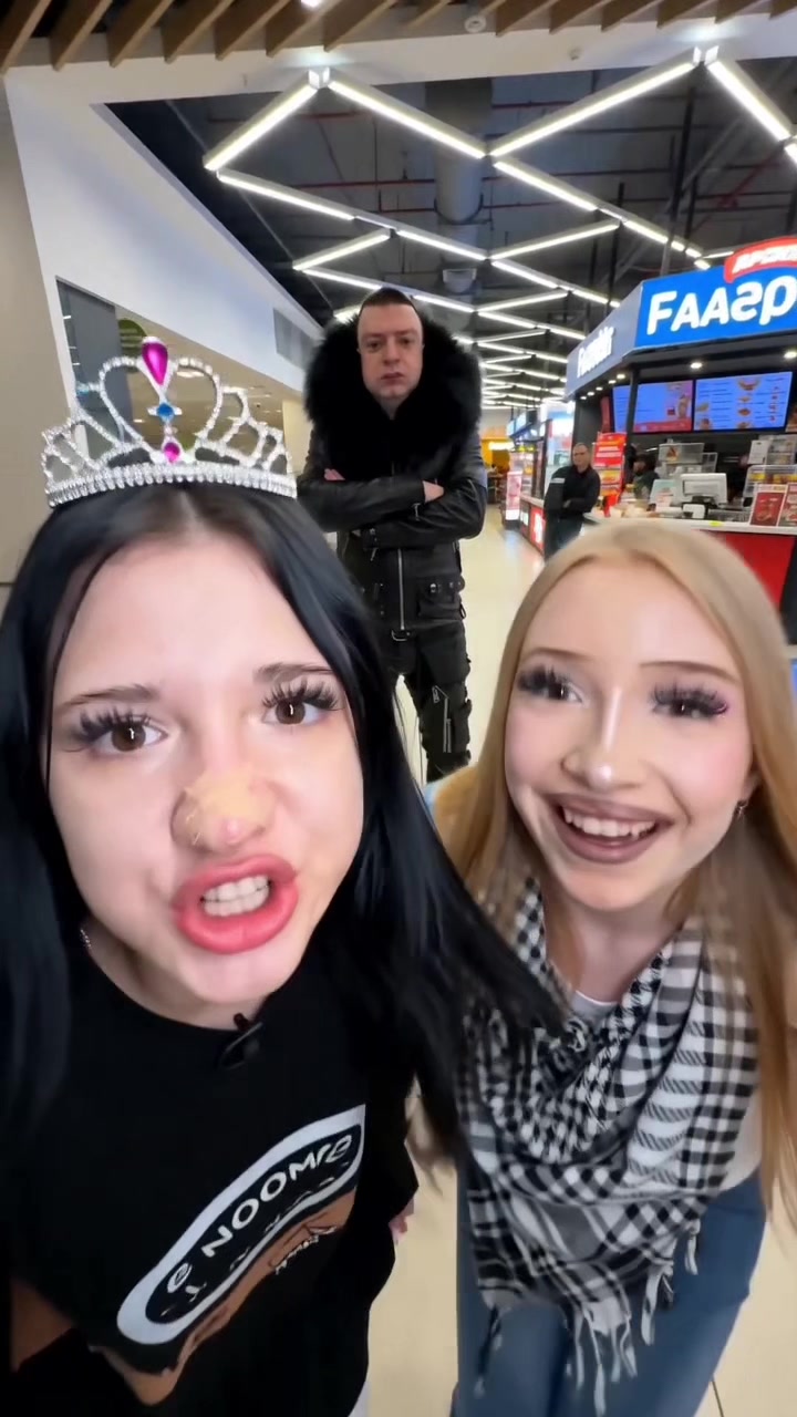 @Ника Фудкорт 😜