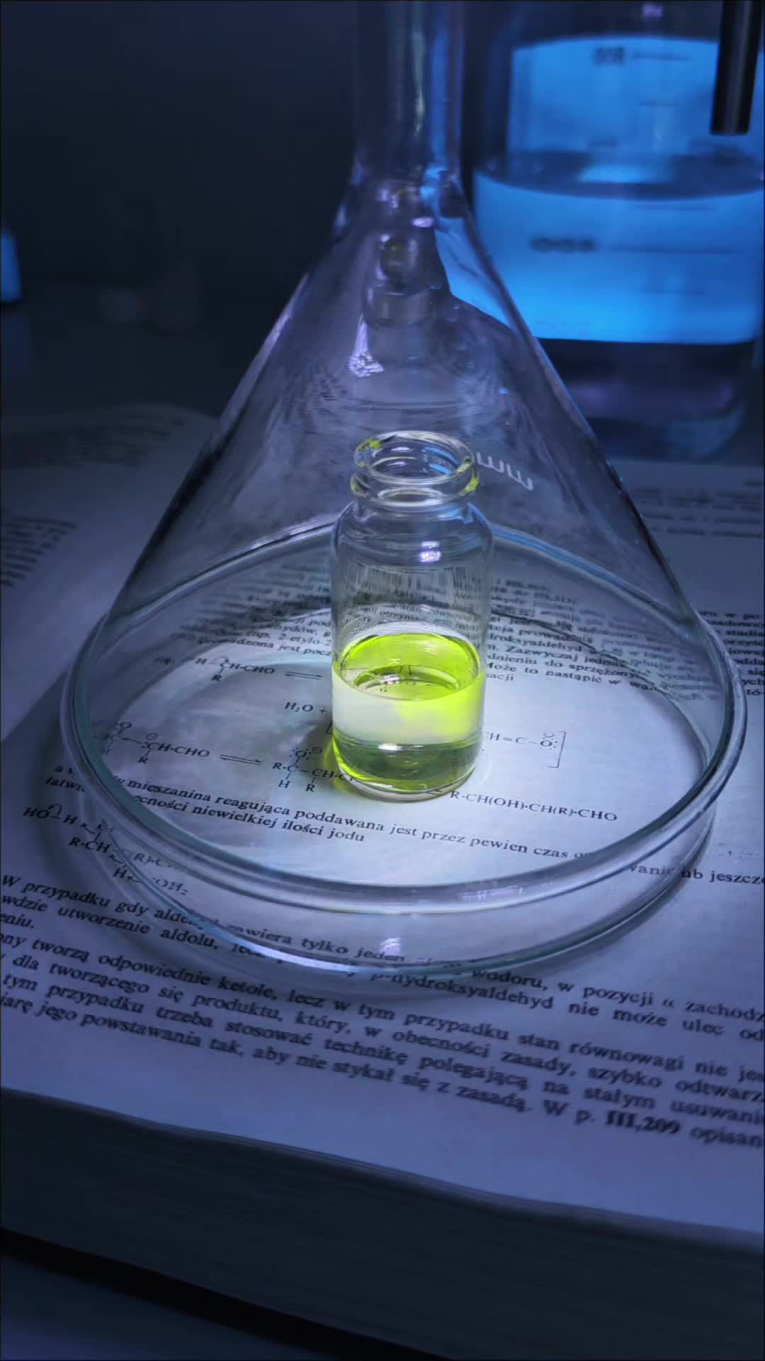 @luminescent_chemist