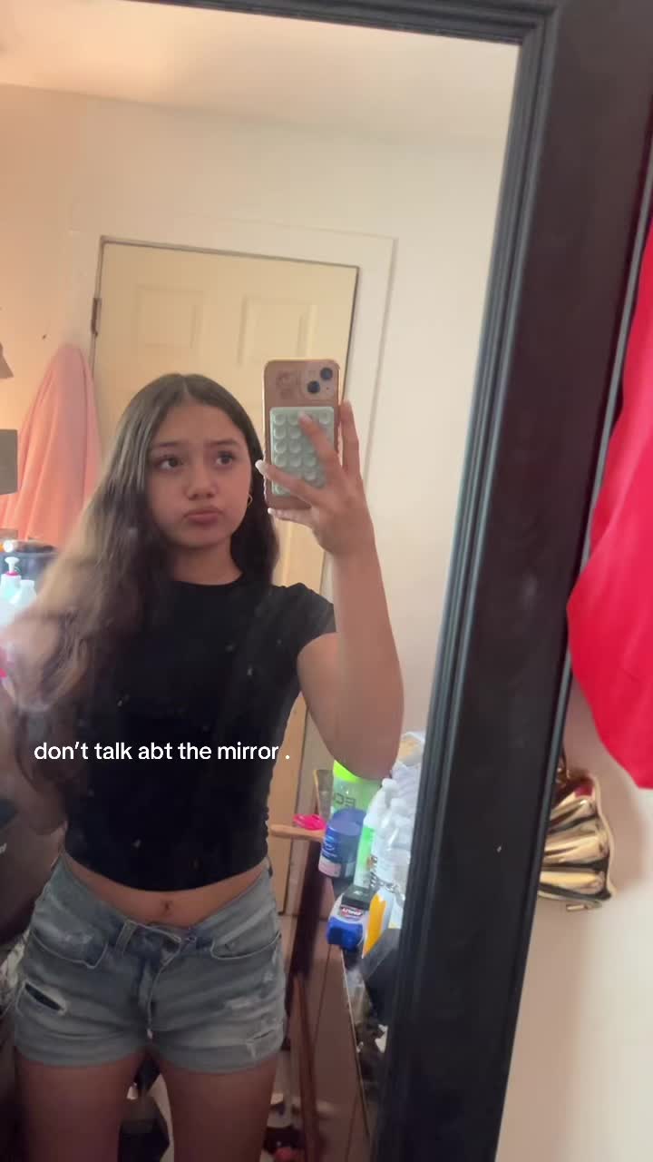 @, 𝓻𝓸𝓼𝓮𝓵𝓲𝓷‘ 🤍 .