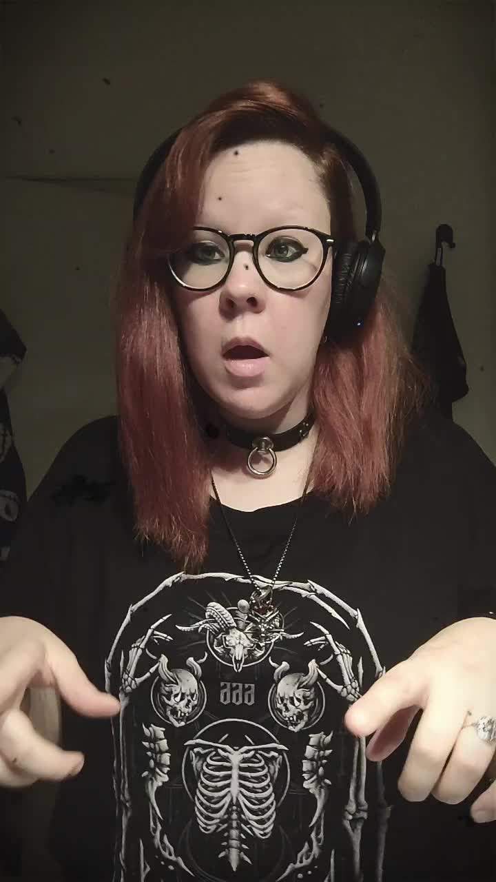 @Charlene 🖤🌹🦇