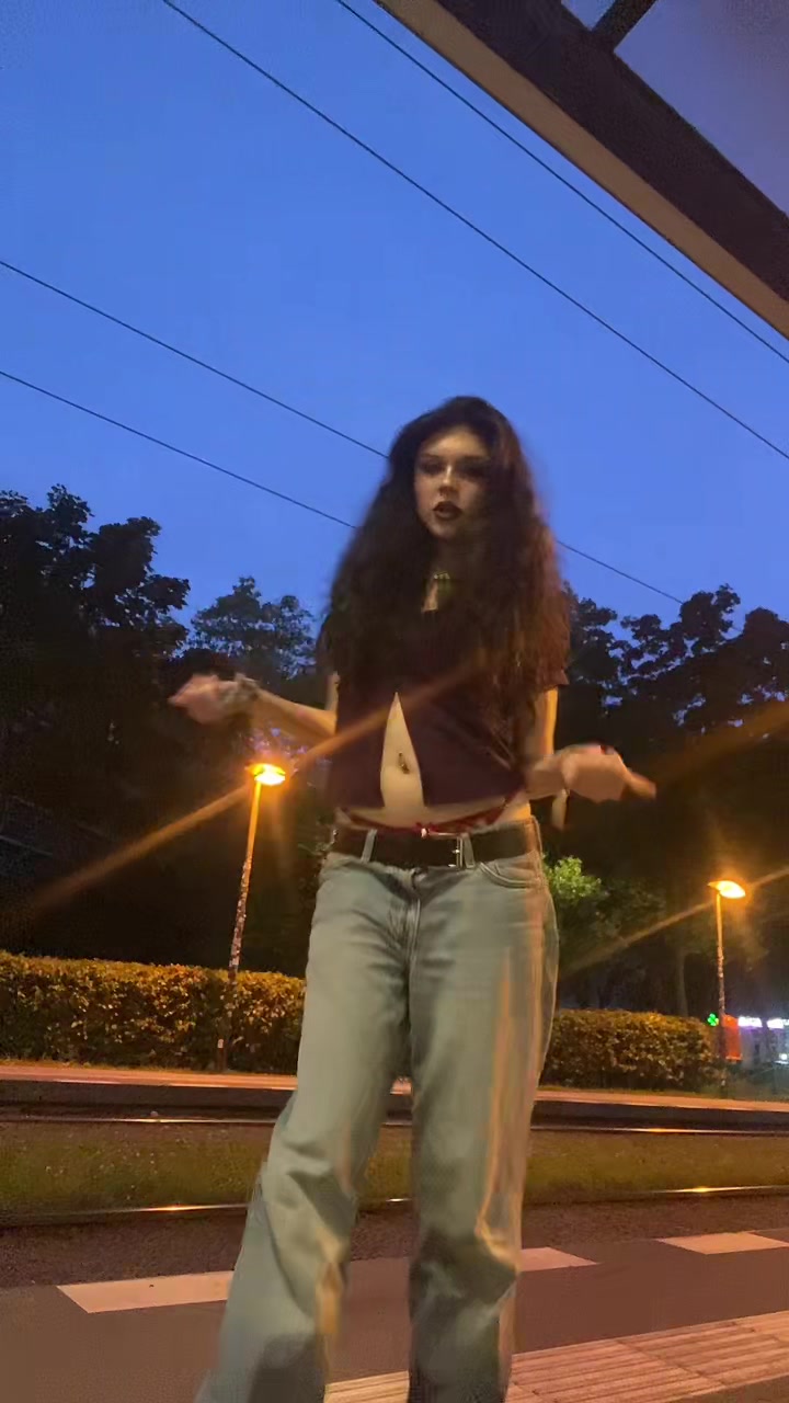 @⋆˚࿔ anni 𝜗𝜚˚⋆