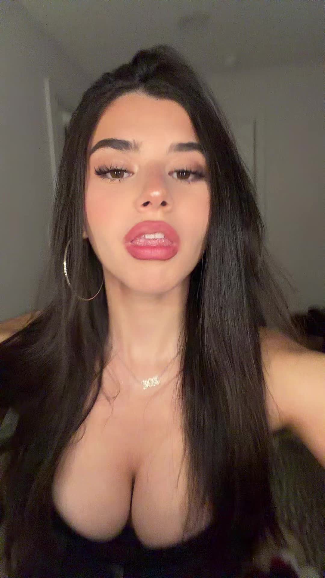 @ZOE SCHWARTZ