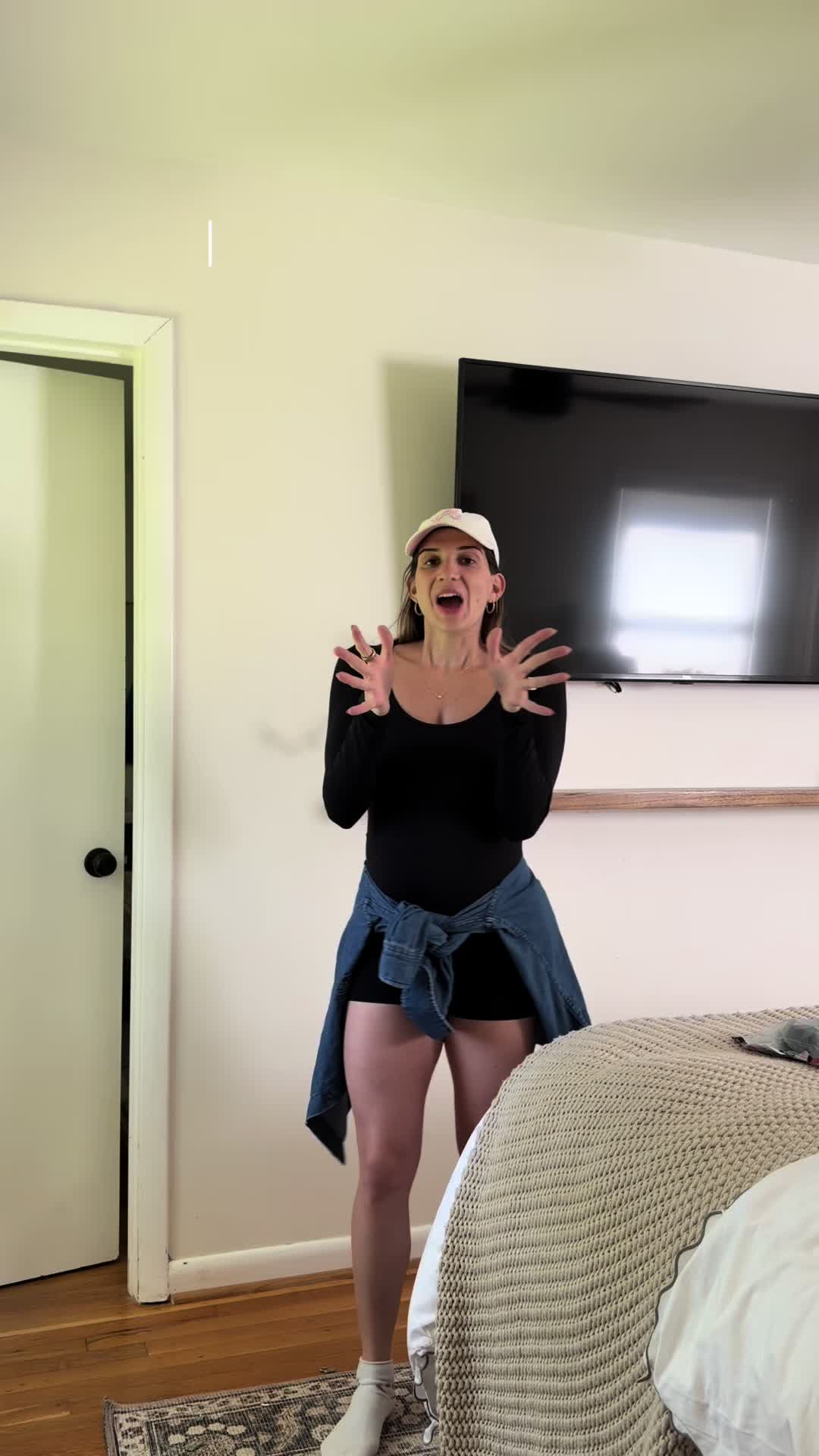 @ceci from tiktok 💛🛍️👙