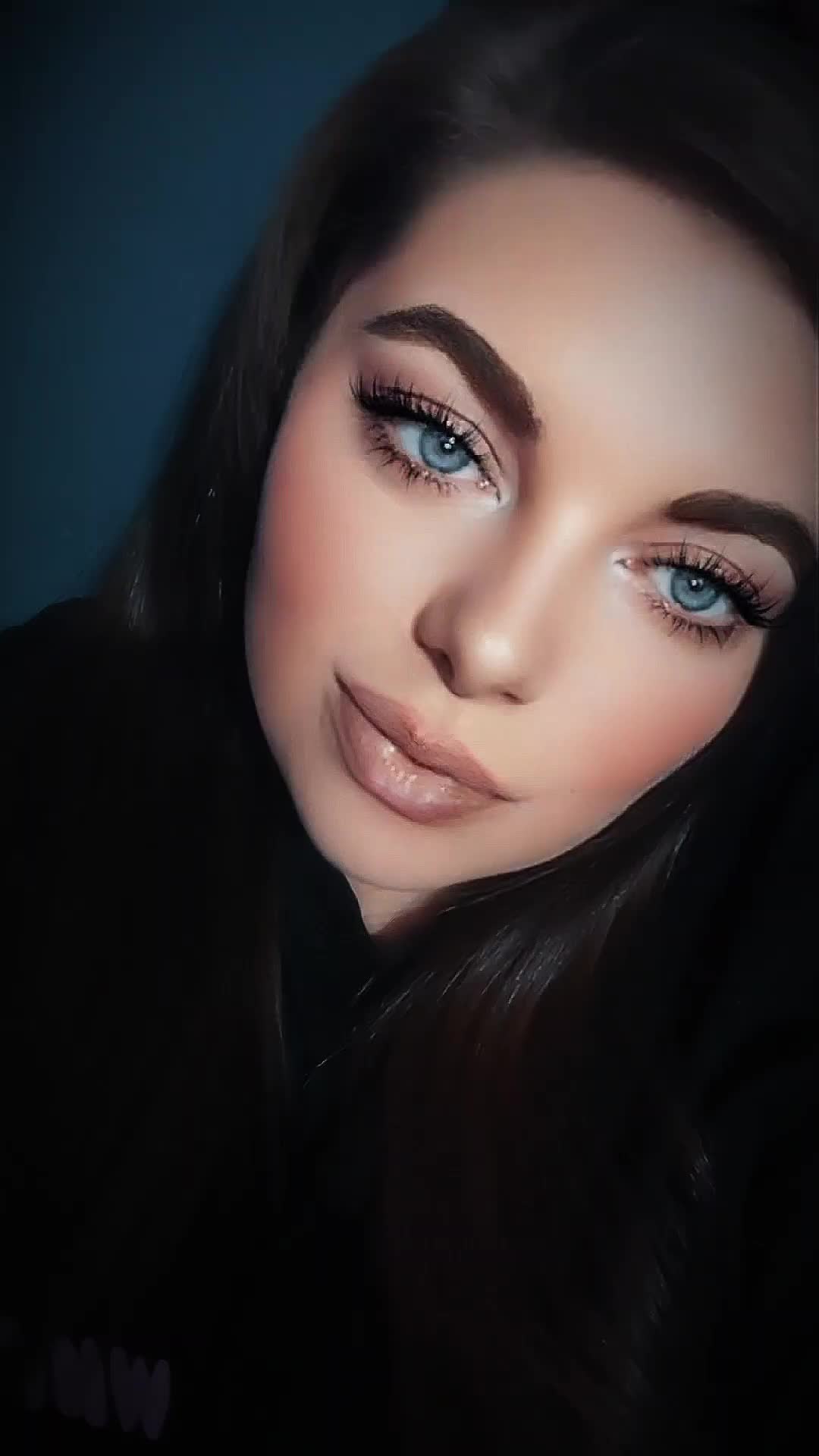 @🍒𝒮𝒽𝒶𝓃𝒶 ~𝓁o𝓊𝒾𝓈𝑒🍒