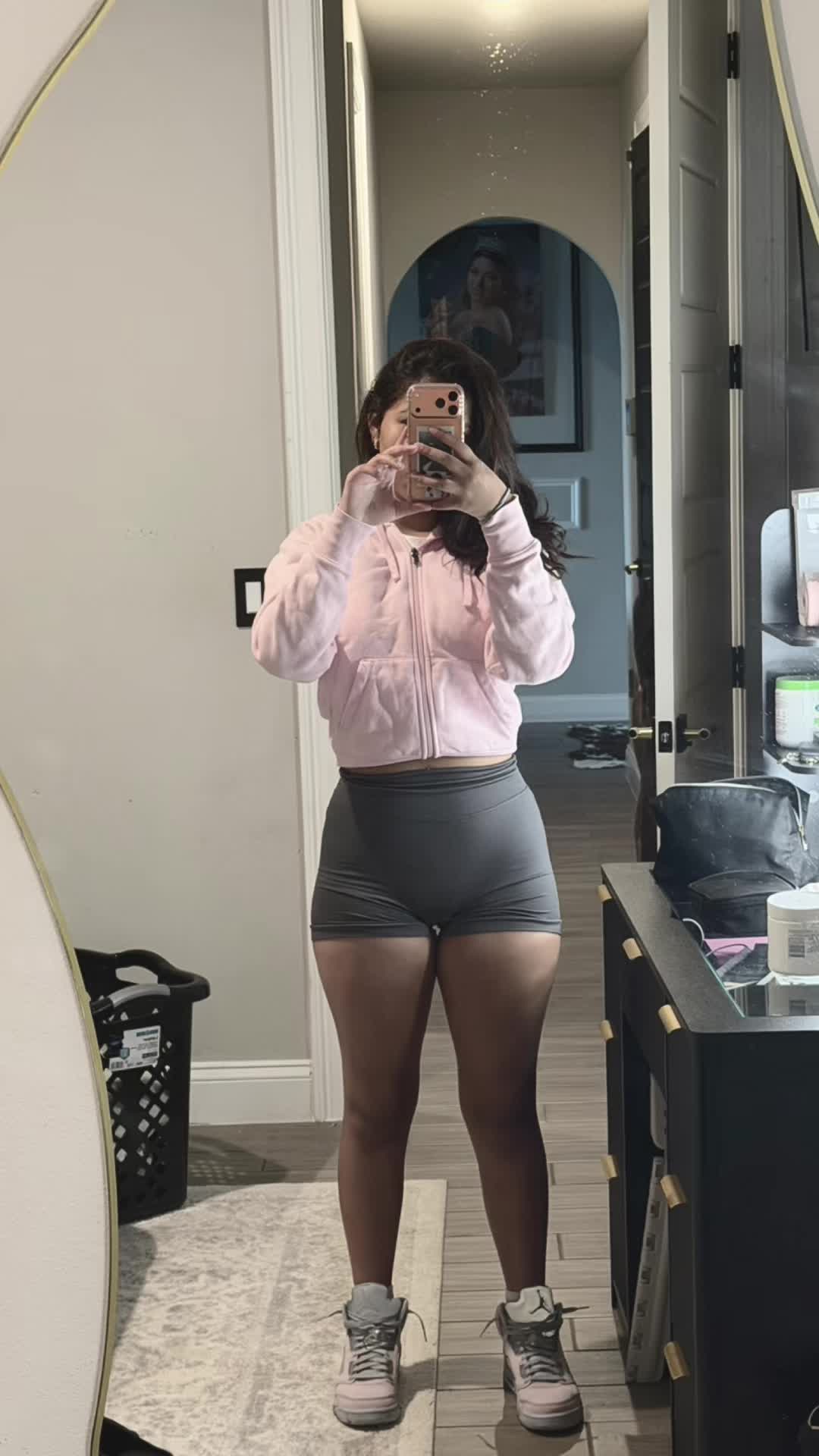 @Theyluvv.jobana