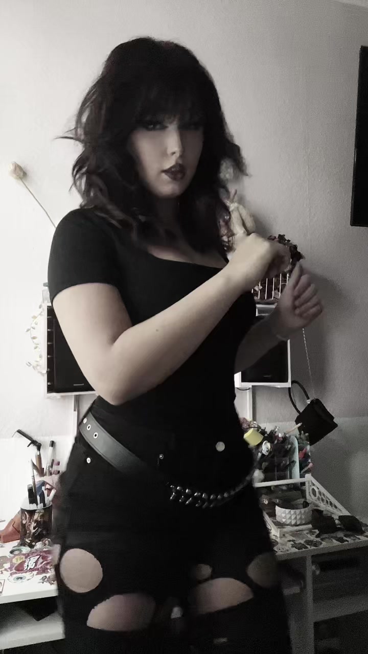 @Loulovescigarettes☭