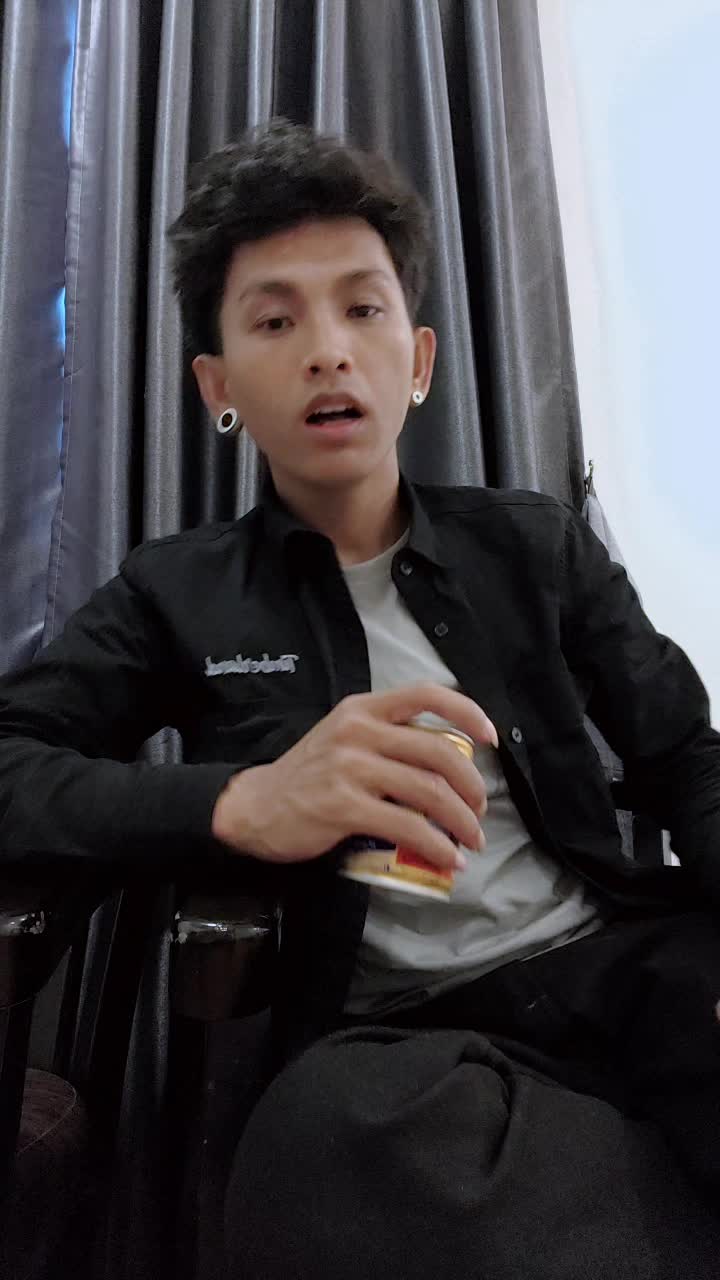 @๐๐๐. ๐ฌ๐จ๐ฅ๐จ ๐๐จ๐ฒ โฆ