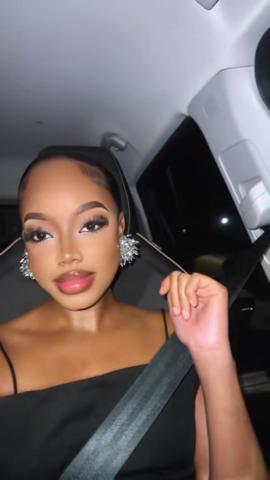 @Gorg3_