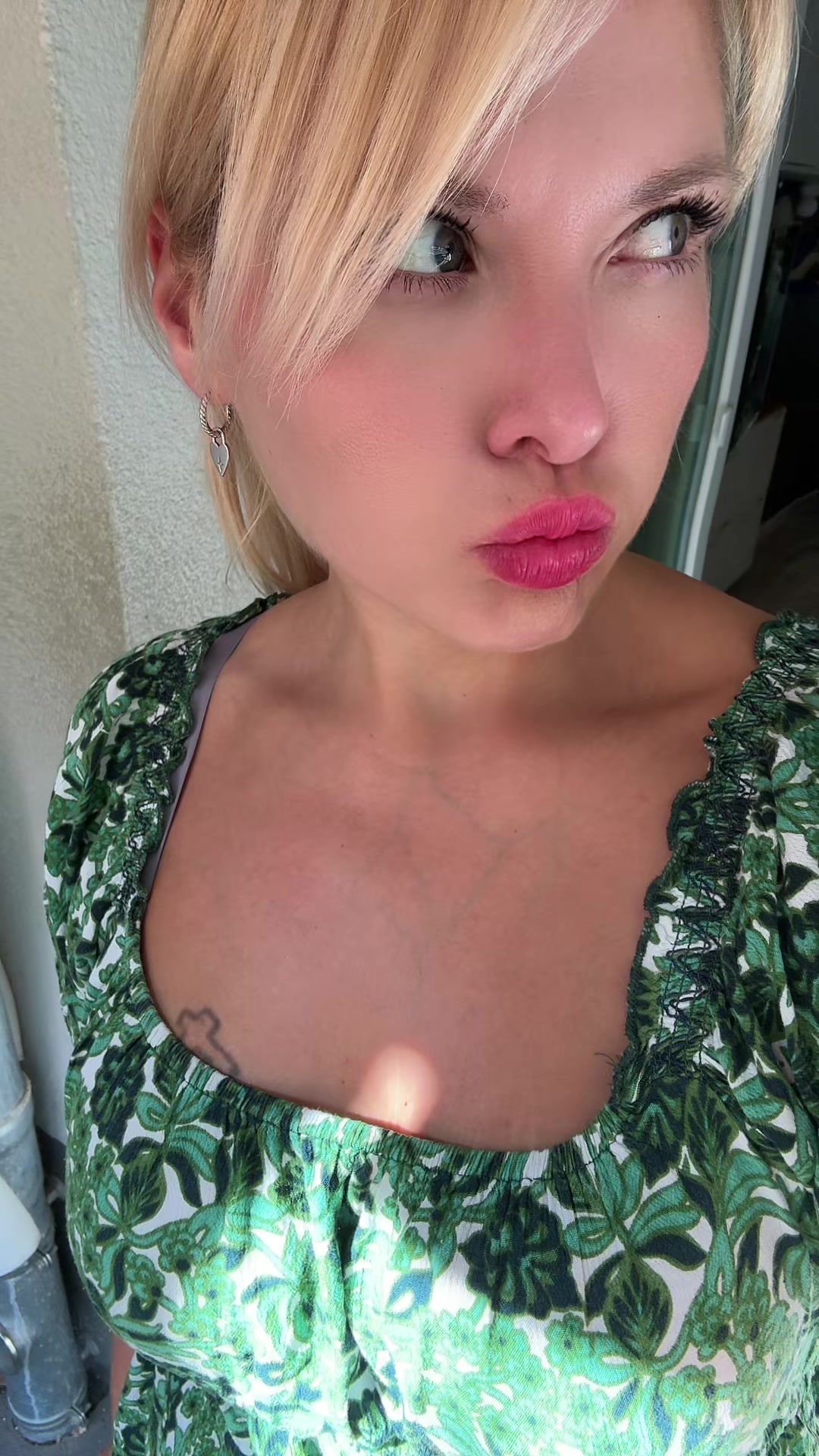 @Anika_Carina🦅