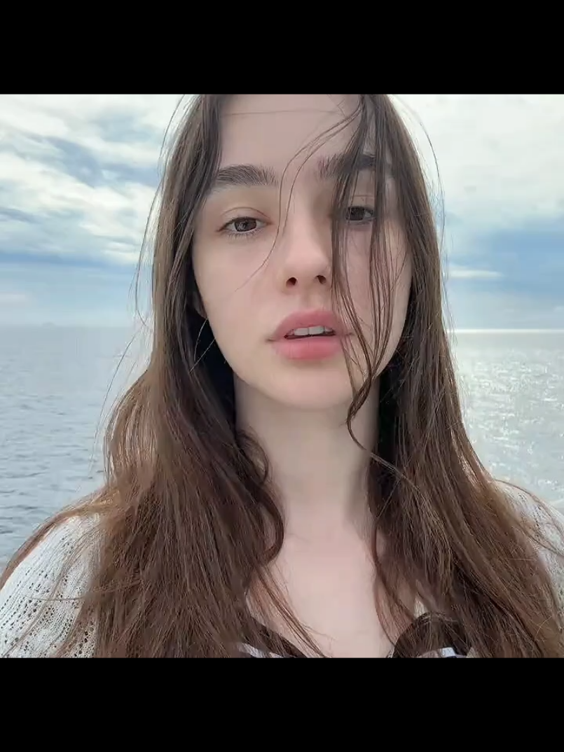 @Chloe