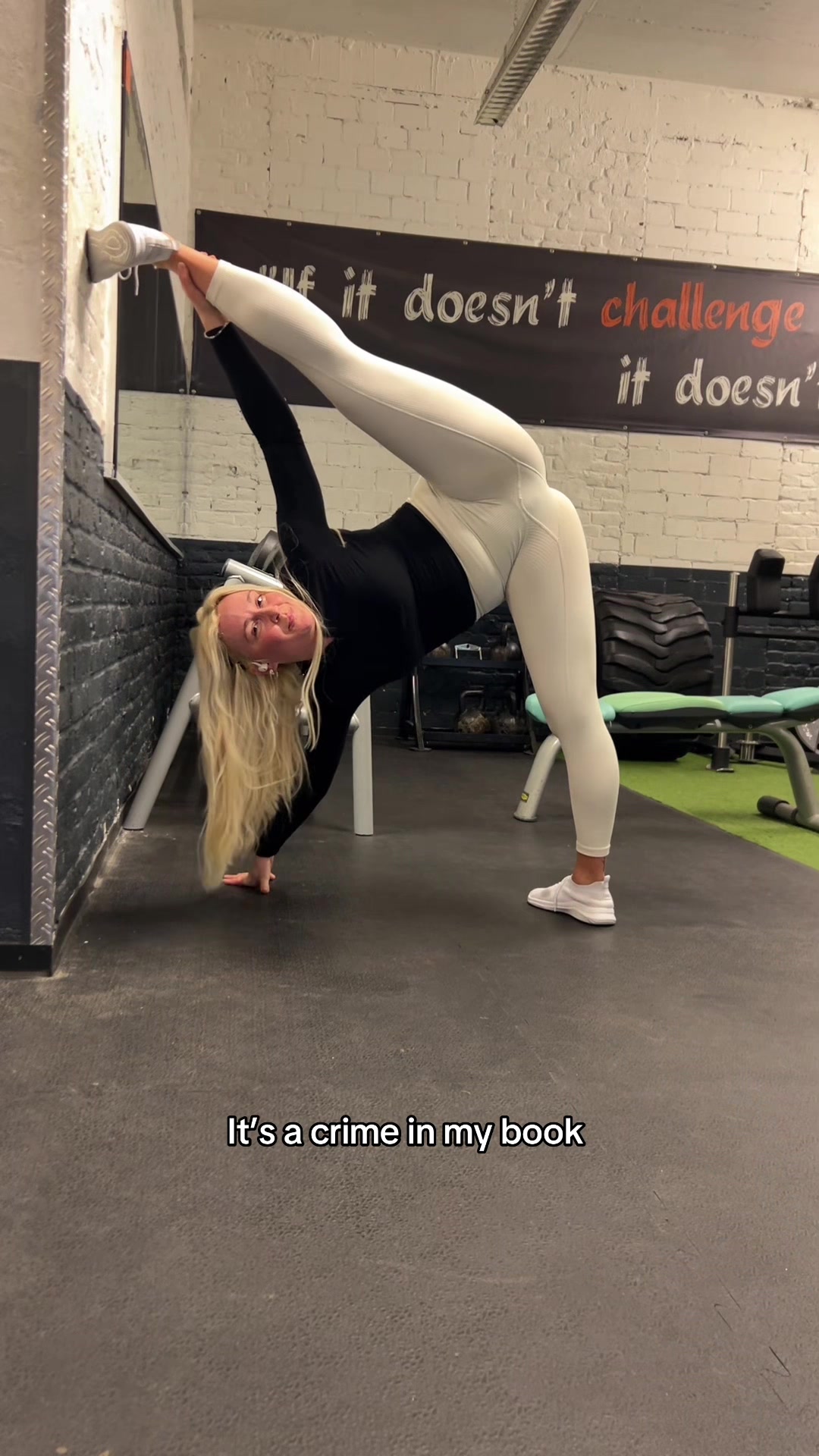 @blondiewithcatshair