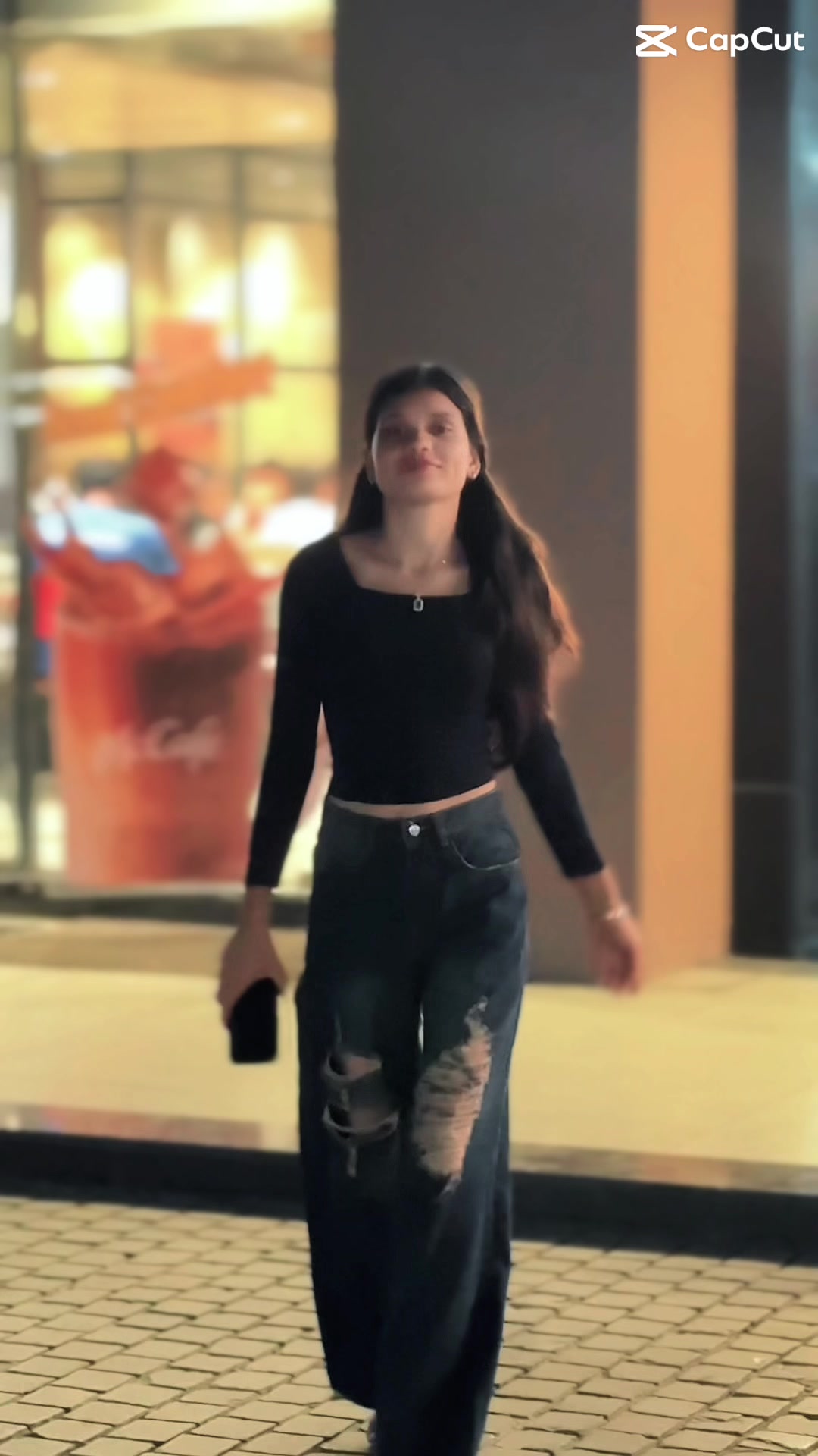 @ऋतु 🦋🖤