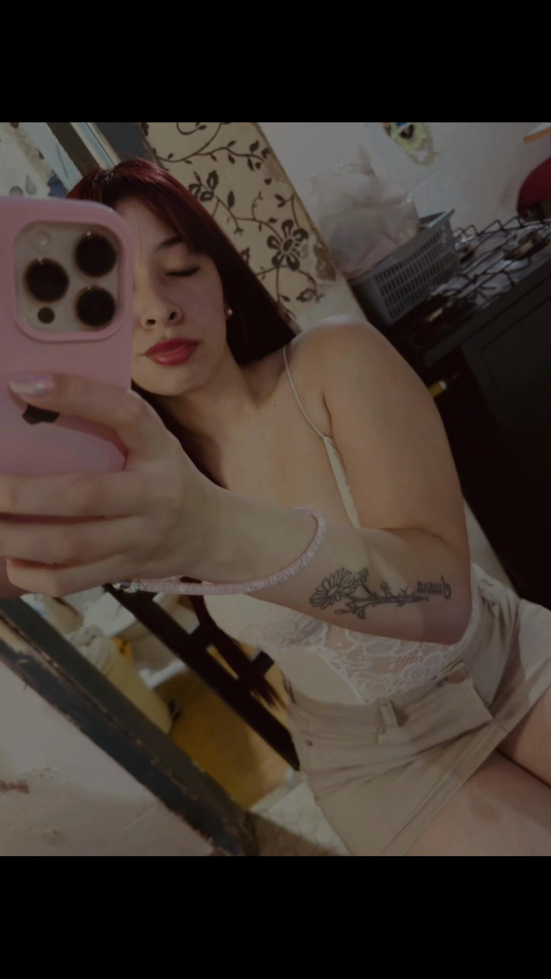@ℳ𝑒𝓁𝒶𝓃𝓎👩🏻&zwj;🦰