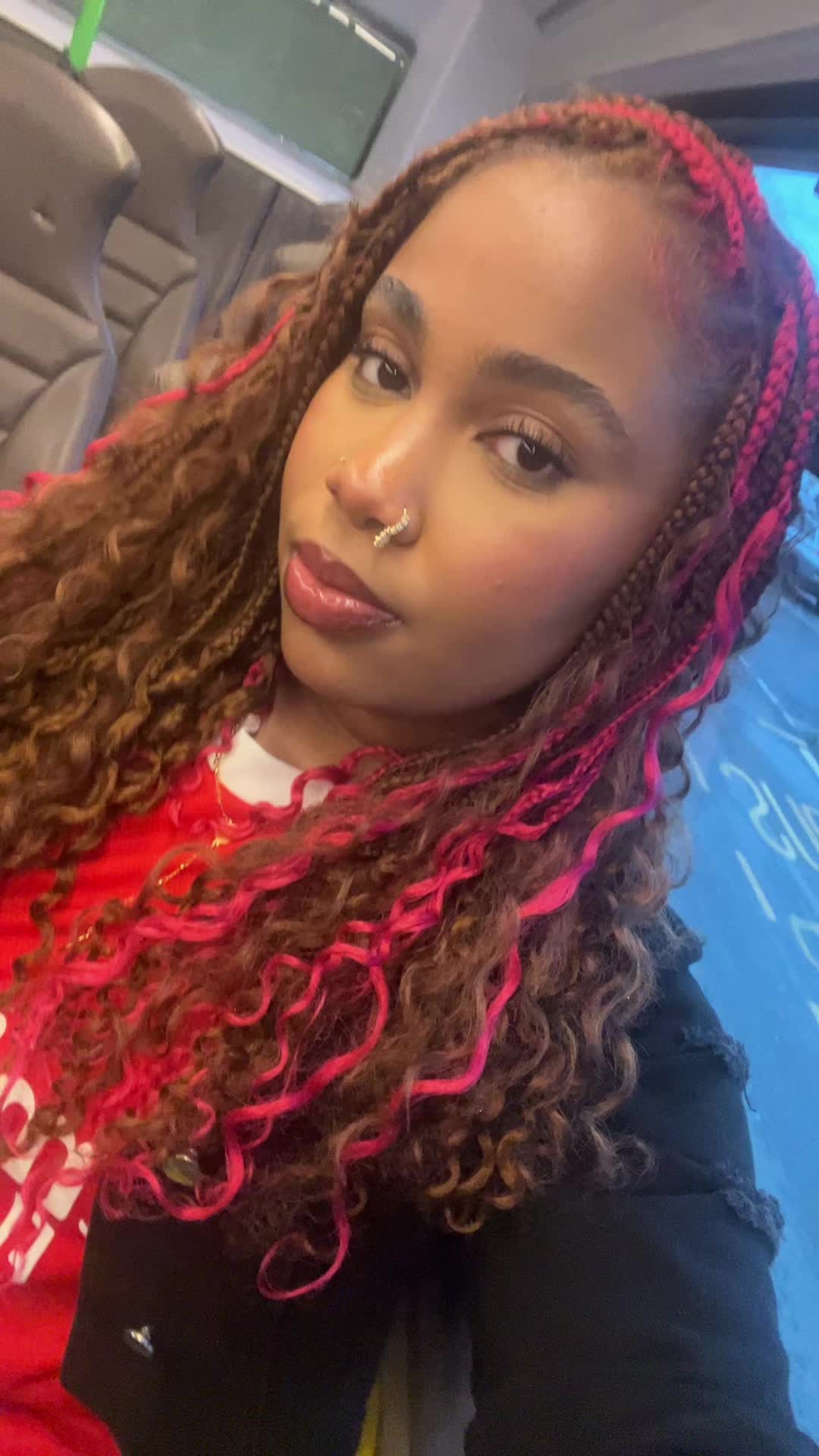@𖣂