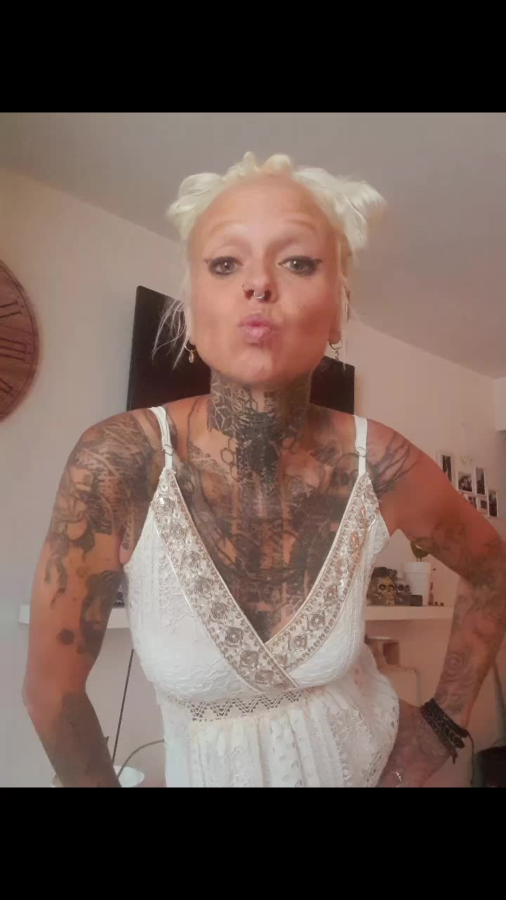 @misscraboutchas