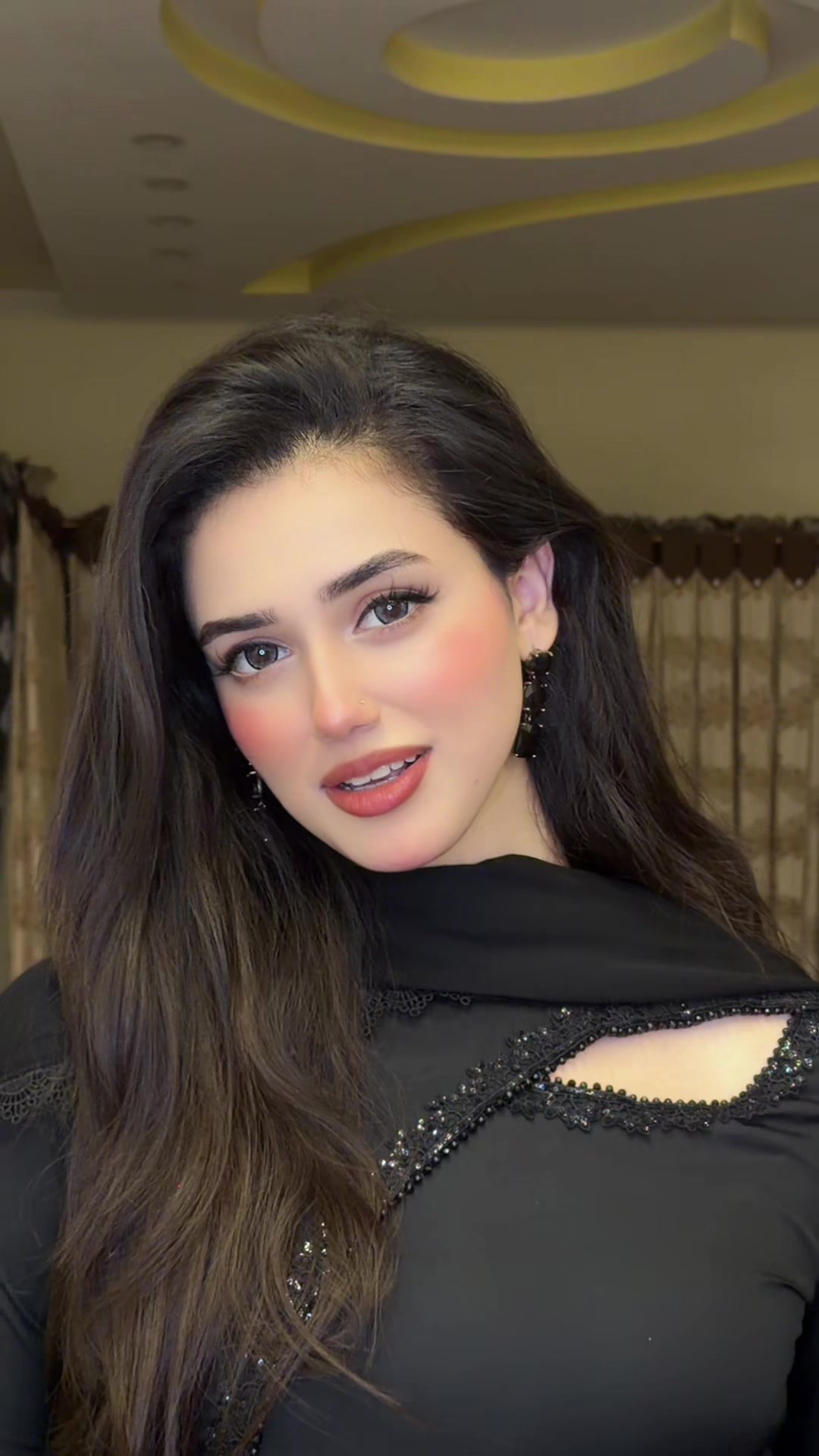 @Alina Amir