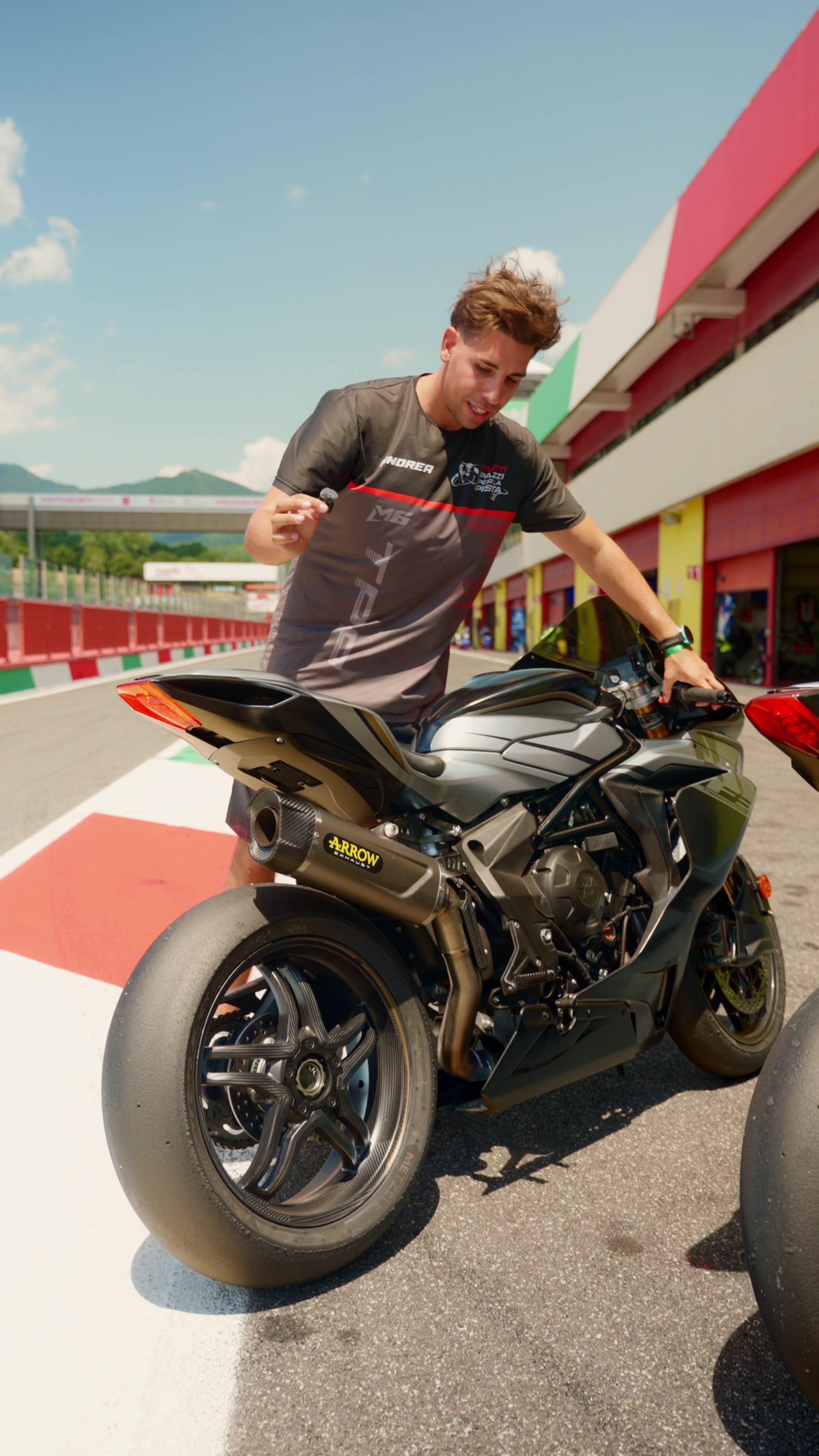 @Tutti Pazzi Per La Pista