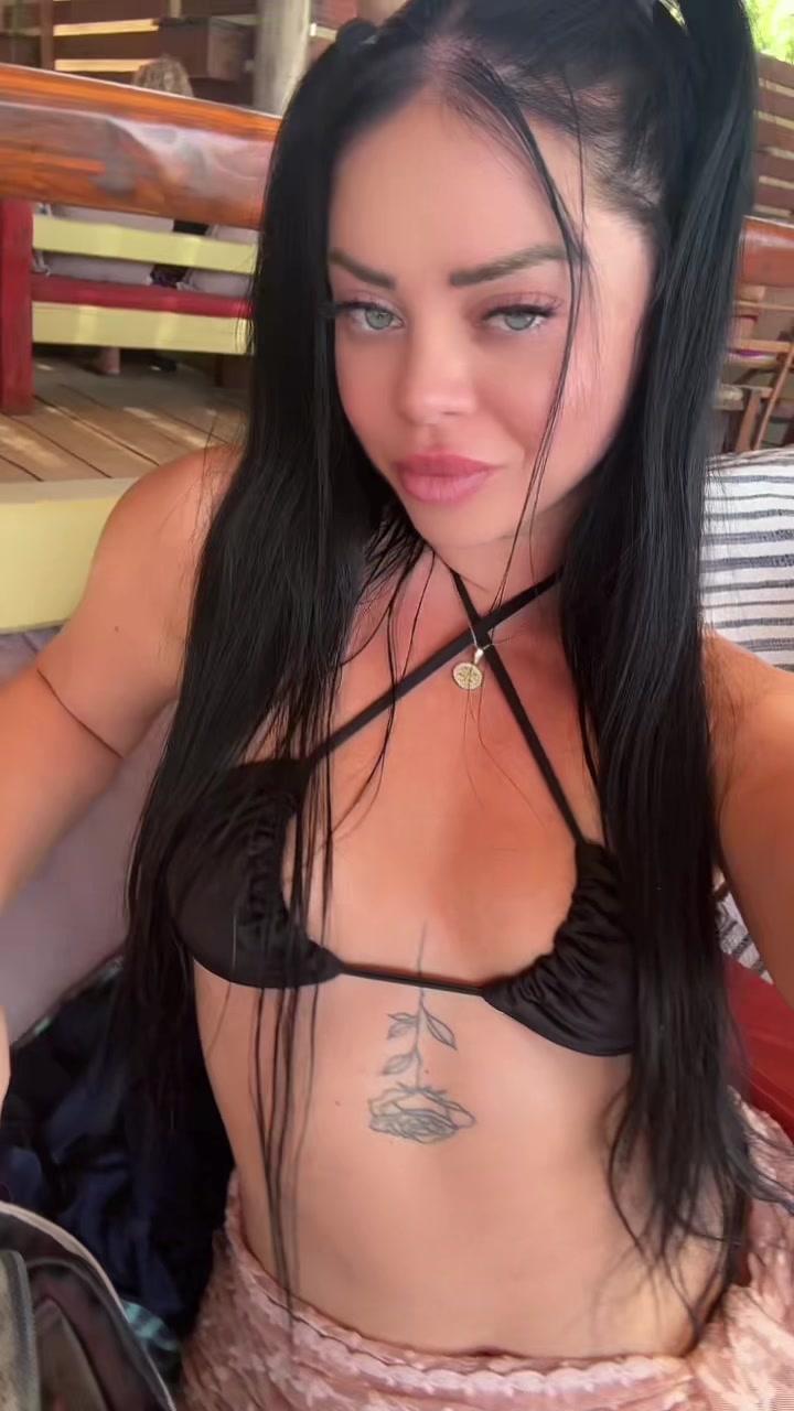 @Dora__Martinez